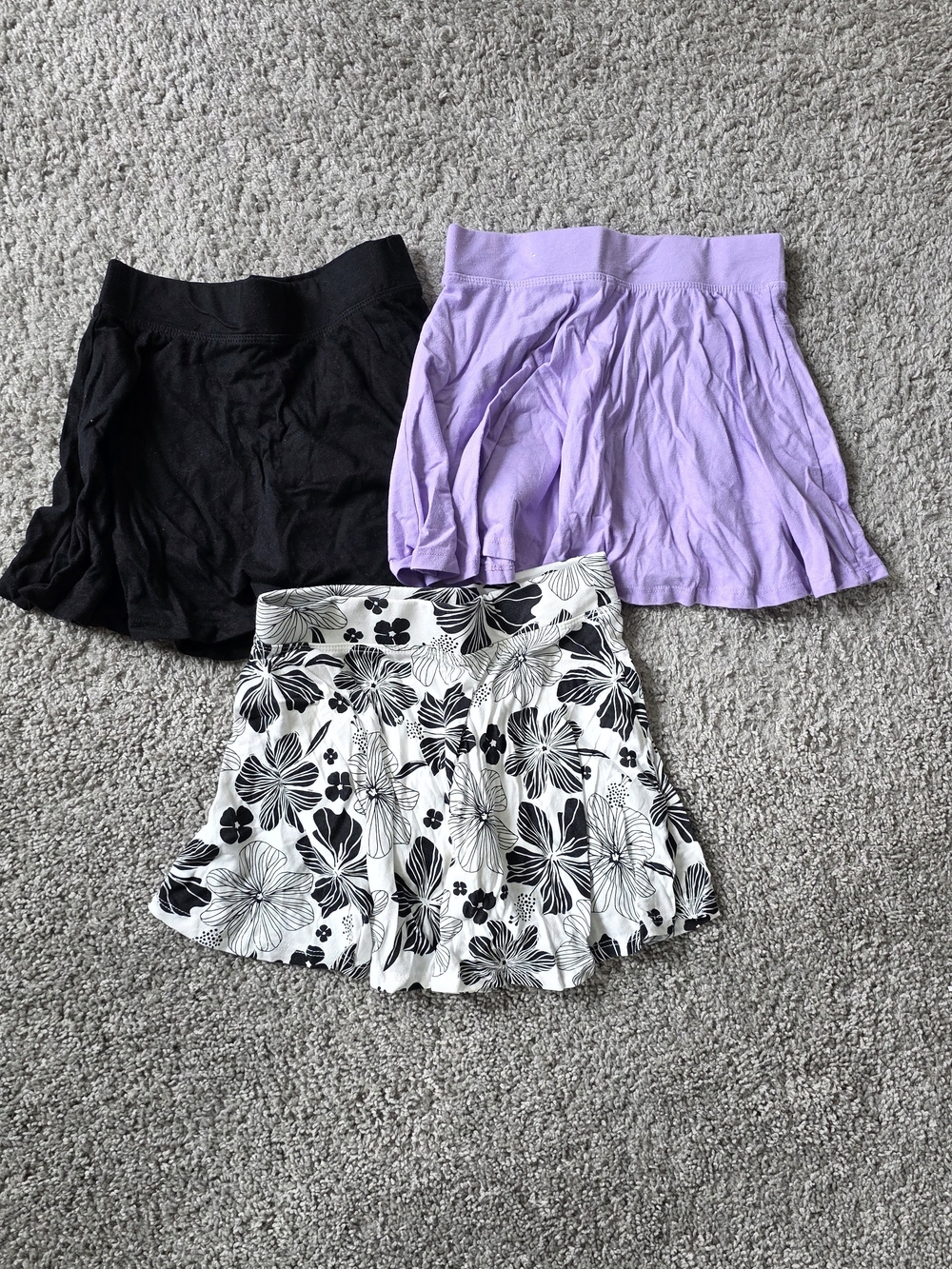 The Children’s Place Girls Skater Skirt Bundle Black Lavender Floral M 7/8